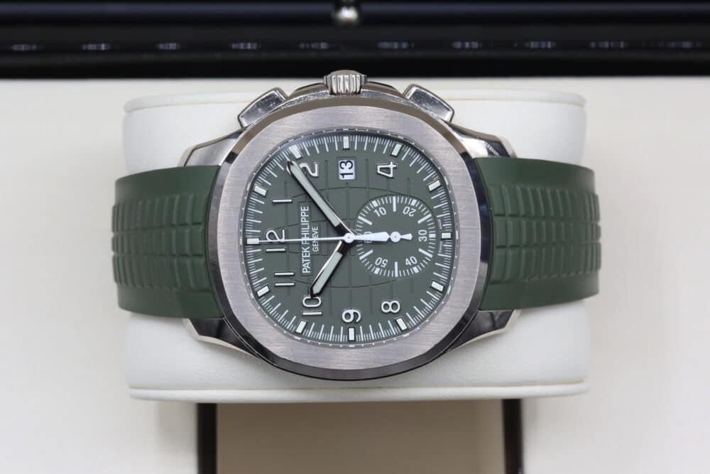 Patek Philippe 5968G Khaki AQUANAUT  42mm 2023 - Image 4