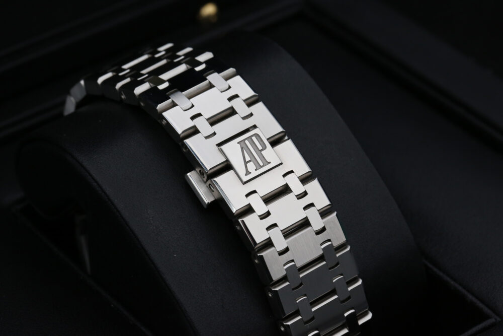 Audemars Piguet 15400ST.OO.1220ST.02 White ROYAL OAK 41mm 2018 - Image 8
