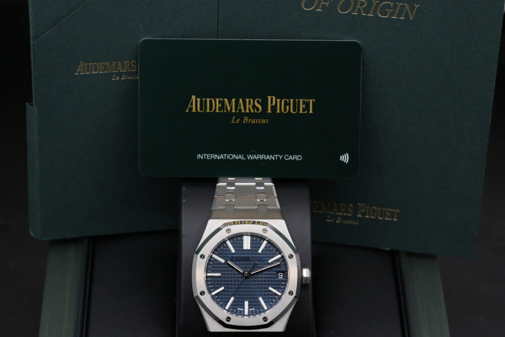 Audemars Piguet 15510ST.OO.1320ST.01 Blue ROYAL OAK  41mm 2022 50TH Anniversary - Image 5