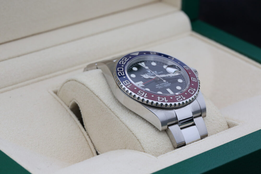 Rolex 126710BLRO Black GMT-MASTER II 40mm 2022 Pepsi - Image 7