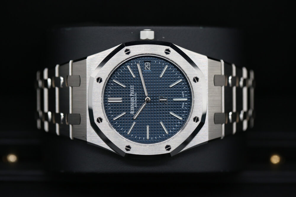 Audemars Piguet 15202ST Blue ROYAL OAK 39mm 2022 - Image 3