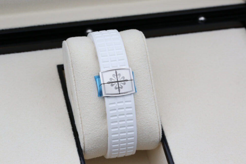 Patek Philippe 5267/200A-010 White AQUANAUT 38mm 2023 White Luce - Image 7