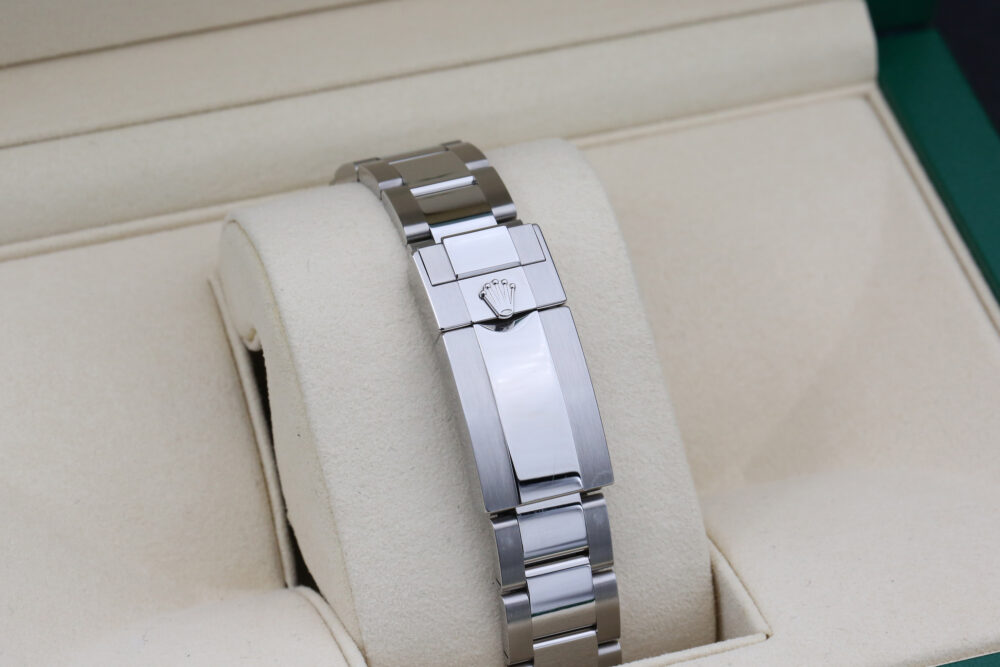 Rolex 126500LN Black DAYTONA 40mm 2024 - Image 9