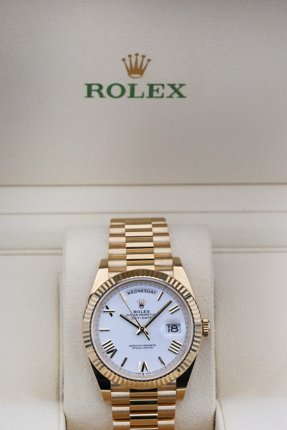 Rolex 228238 White DAY-DATE 40mm 2022 - Image 4