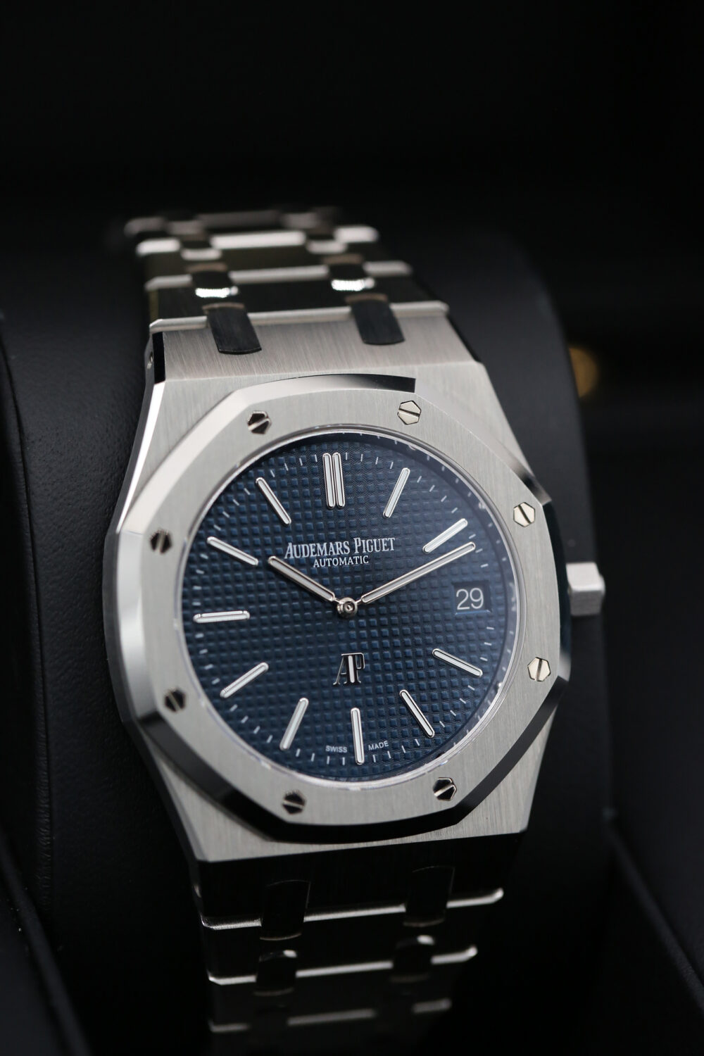 Audemars Piguet 15202ST Blue ROYAL OAK 39mm 2022 - Image 2
