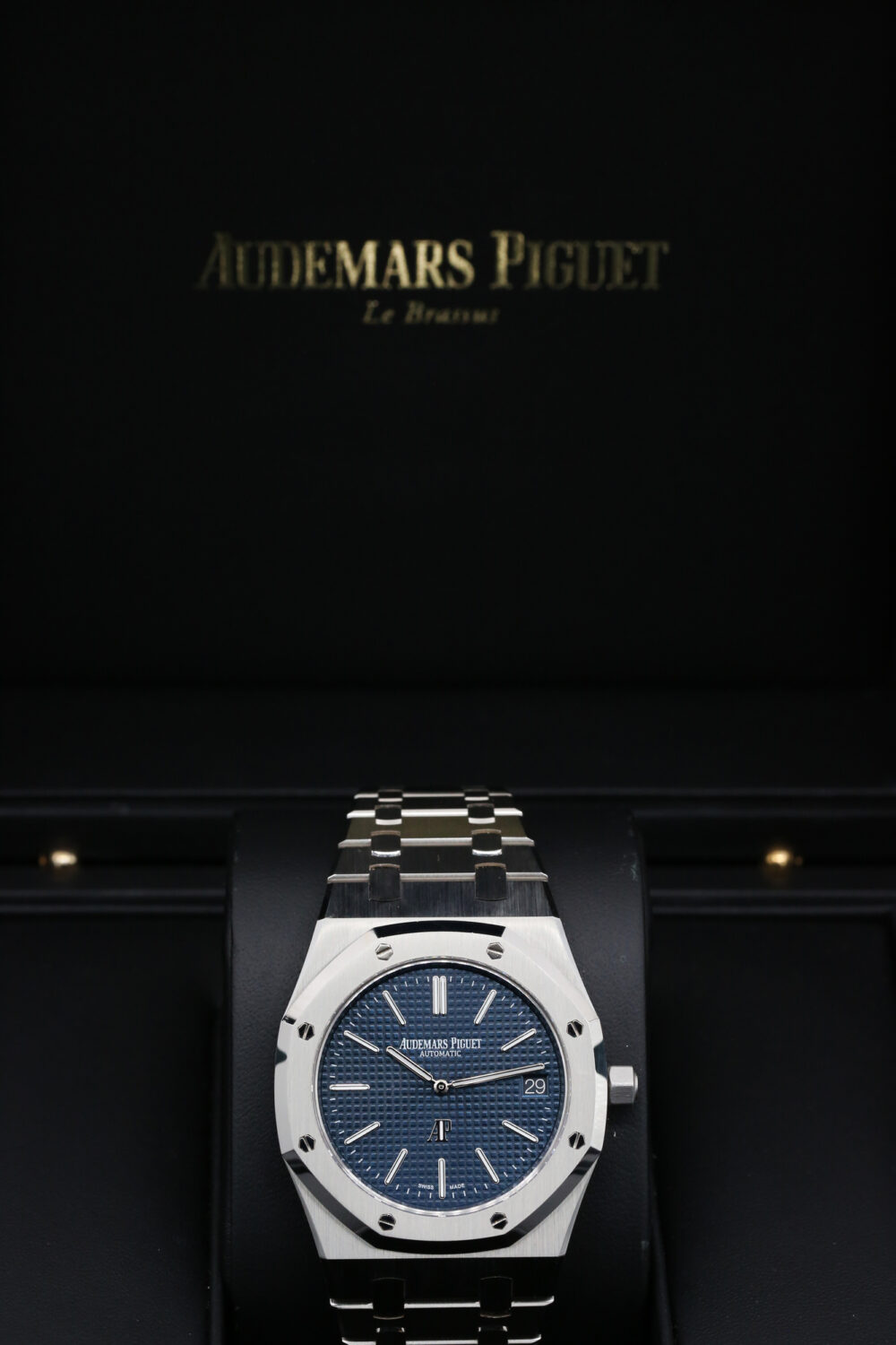 Audemars Piguet 15202ST Blue ROYAL OAK 39mm 2022 - Image 4