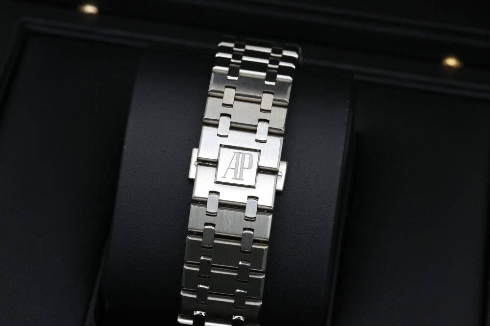 Audemars Piguet 15400ST.OO.1220ST.01 Black ROYAL OAK  41mm - Image 8