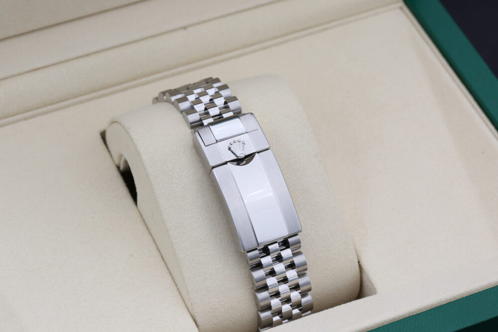 Rolex 126710BLNR Black GMT-MASTER II 40mm 2025 - Image 8