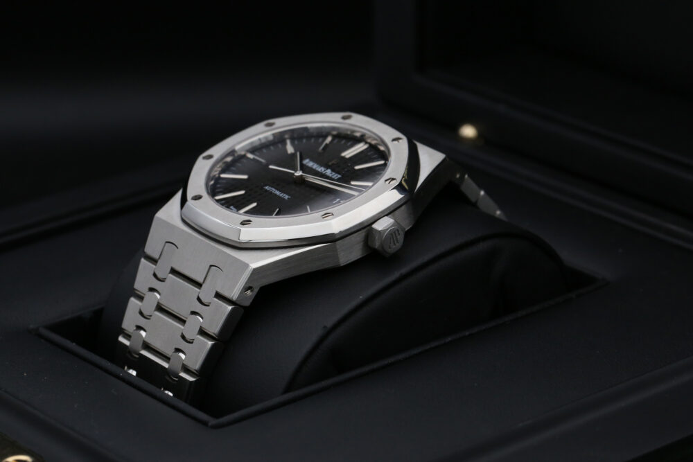 Audemars Piguet 15400ST.OO.1220ST.01 Black ROYAL OAK  41mm - Image 6