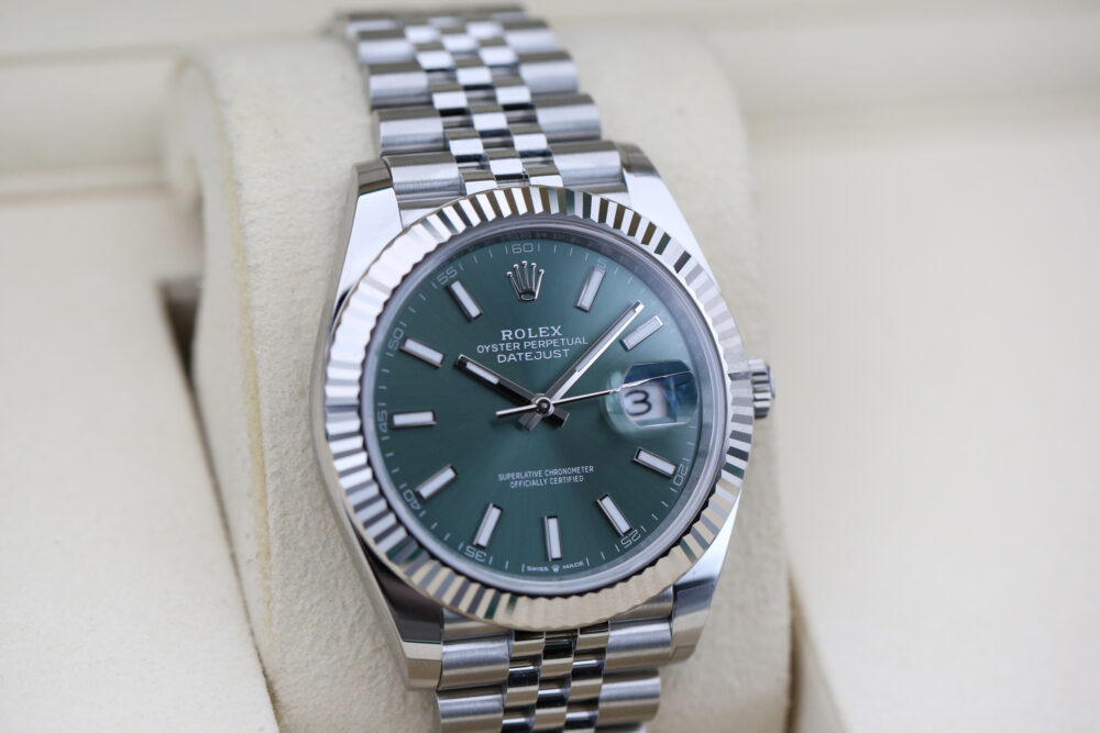 Rolex Datejust Mint 126334 41mm 2025 - Image 2