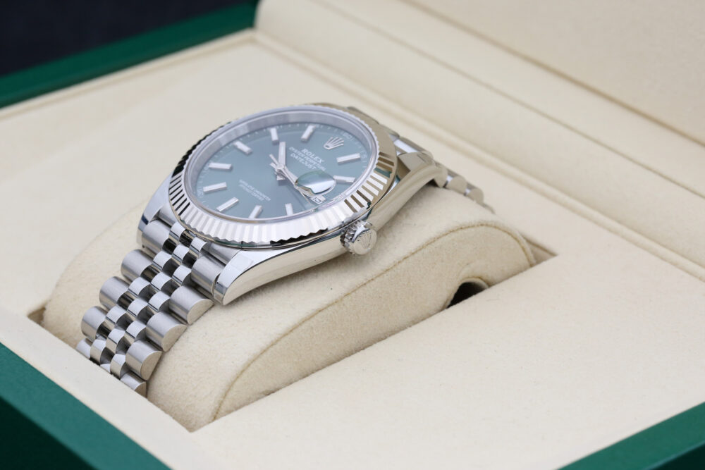 Rolex Datejust Mint 126334 41mm 2025 - Image 6