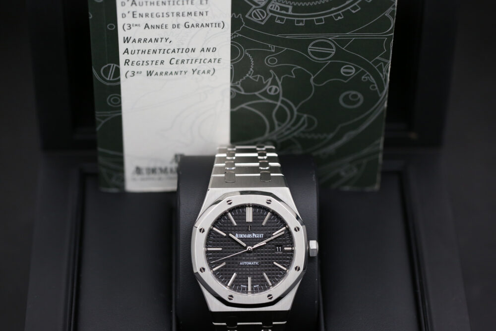 Audemars Piguet 15400ST.OO.1220ST.01 Black ROYAL OAK  41mm - Image 4