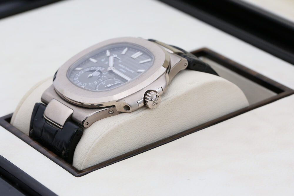 Patek Philippe 5712G Grey NAUTALIUS  40mm 2015 - Image 6
