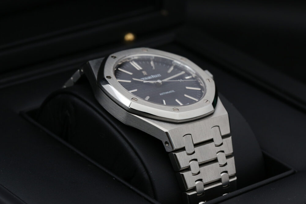 Audemars Piguet 15400ST.OO.1220ST.01 Black ROYAL OAK  41mm - Image 7