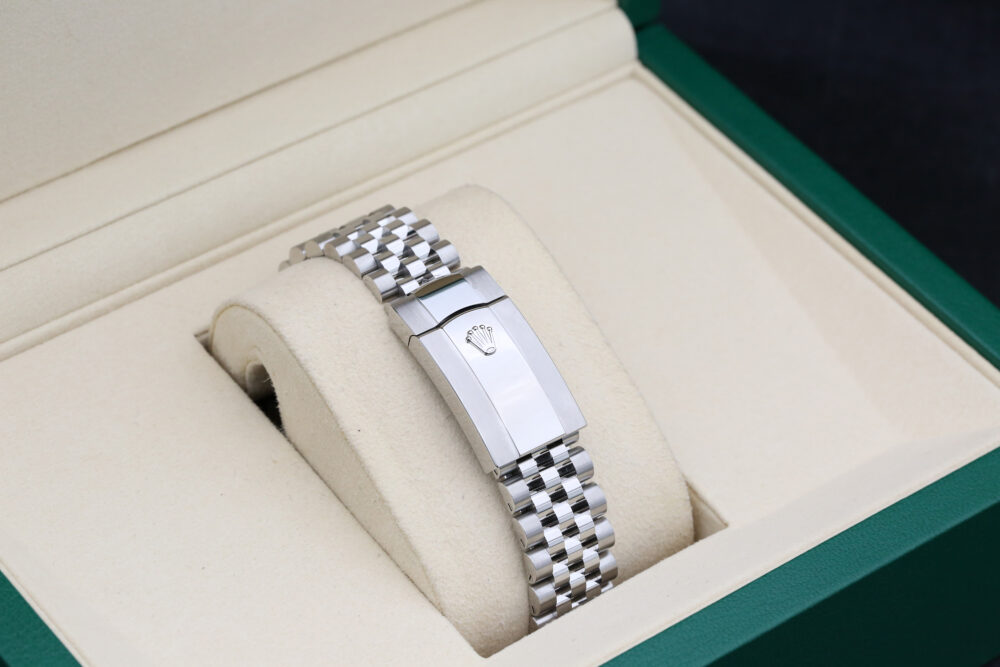 Rolex Datejust Mint 126334 41mm 2025 - Image 8