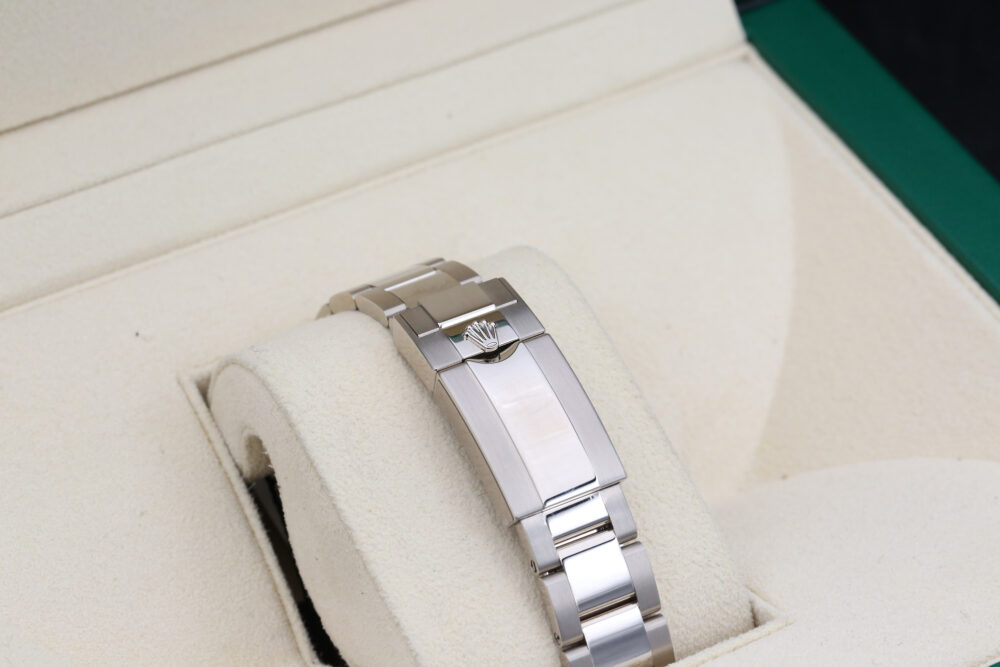 Rolex 116509 Mother Of Pearl Diamond Dial DAYTONA 40mm 2021 - Image 8