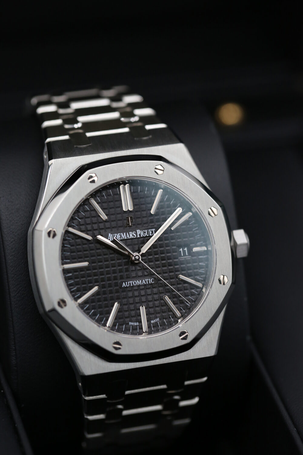 Audemars Piguet 15400ST.OO.1220ST.01 Black ROYAL OAK  41mm - Image 2